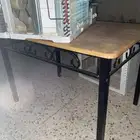 طاوله طعام وكرسيين