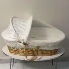 سرير مواليد