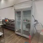 للبيع او للتقبيل ( اغراض مطعم ) موقع مميز