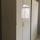 للبيع دولاب واثنين سرير متر ونص والواحد
