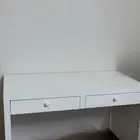 مكتب جديد ونظيف من ايكيا لايوجد به اي كسر