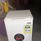 ثلاجة صغيره