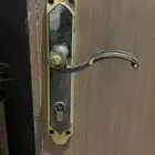 بيبان خشب ممتازه مع الحلق جاهزه لتركيب