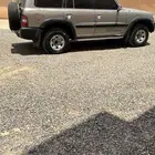 للبيع جيب نيسان مديل 1999