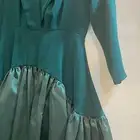 الفستان جدا انيق من مصممه الكويتيه بيم سولد اوت