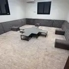 للبيع مجلس عربي مع الموكيت والطاولات