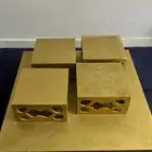 طاولات بحاله ممتازه البيضاء ثلاث طاولات