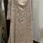 فستان مستعمل ب300. تم تفصيلها جديد من اسبوع الخبر والدمام