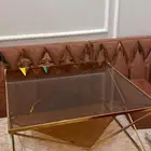 طاولة كبيره معها 4 خدمه