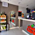 محل عصيرات للتقبيل لعدم وجود عمالة