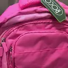 شنطة بناتيه لون بينك تنفع ل جميع المراحل لها خمس جيوب