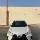 تويوتا يارس نظيف وبحالة ممتازة 2021