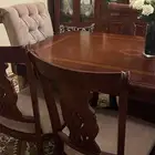 طاولة طعام ل8 كراسي استعمال نظيف وجديد كما هو واضح بالصور