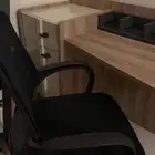 مكتب مع كرسي