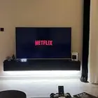 طاوله جداريه