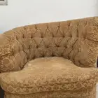 للبيع وفيه منها ثنتين