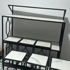 طاولة استقبال مع طاولات خدمه