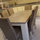 طاولة الطعام