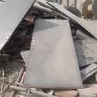 كمية من الأبواب الخشب كمل للبيع فوق 50 باب بالحلق حقة