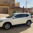 للبيع اكس تريل خمس مقاعد بدون دبل