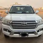 لاندكروزر GXR موديل 2016