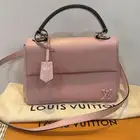 شنطة لوي فيتون اصلية بالملحقات