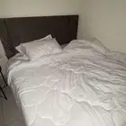 مكيف للبيع وسرير