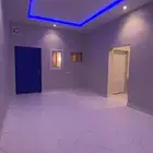 غرفه كبيره مع مطبخ وحمام( يوجد مكيف)