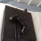 بلاستيشن 4جديد ونضيف استعمال ثلاث شهور فقط كتجربه ومافيه شي
