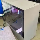 جهاز بي سي يتواجد مع جميع قطعه مثل ماوس كيبورد سماعه و مايك