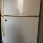 ثلاجة للبيع