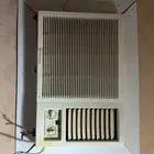 اثاث للبيع كنب ومكتب ومكيف شباك