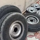 كفرات شاصص نظيفه مافيها لا رقعه ولاشي اخت الجديده