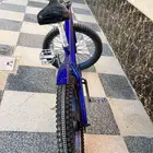 السيكل كوبرا مابه خراب ولا به شي ومركب به جنزير دباب