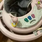 مشاية اطفال نظيفة وكرسي سيارة اطفال شبة جديد