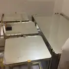 طاولة مع خدمات للبيع