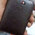 محفظة بطاقات أنيقة باللون كوفي مميز
