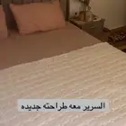 سرير   تسريحه وطاولات جانبيه فقط ب 800 ريال