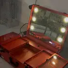 شنطة مكياج كبيره مع اضاءه و سماعه