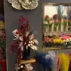 للبيع اغراض محل ورد بالكامل