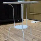 طاولة ايكيا بيضاء