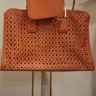 شنطة prada للبيع اصليه مع بوك داخلي