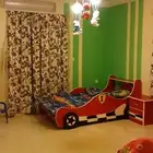 سرير اطفال على شكل سيارة ب 200 ريال