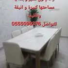 طاولة طعام 8 كراسي رخام كبيرة ونظيفة ولون جذاب ب 1500 ريال