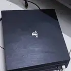 للبيع بلايستيشن 4 برو مستعمل