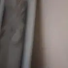 غرفة نوم بدون تسريحه فيه بس المرايه معه المفرش