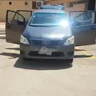 تيوتا انوفا فاغن 2013