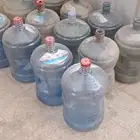 قارورة مياه فارغه منهل