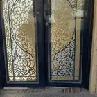 تفصيل المنيوم ابواب ودرايش ومطابخ وزجاج وجميع أعمال الألمنيو
