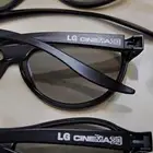 ريموت شاشة مع ثلاثه نظارات 3D من ماركه LG